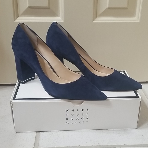 NWT Blue Suede Pumps with bow shoe clips - Picture 3 of 8